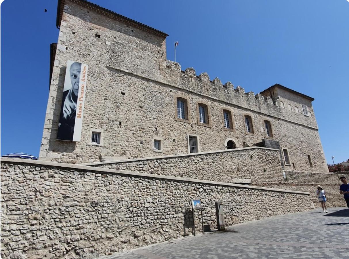 Vue Mer Et Remparts. Entre Vieille Ville Et Plages アンティーブ エクステリア 写真